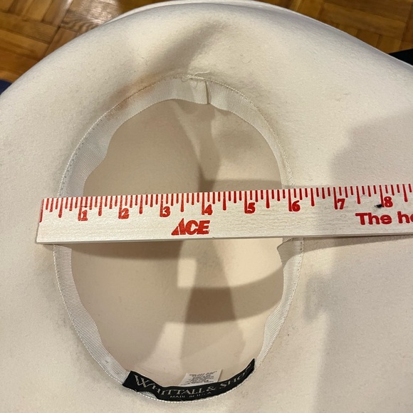 Vintage Whittall & Shon vintage wht wool designer hat with rhinestone trim - Picture 13 of 13